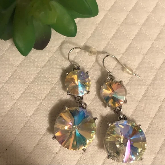 Beautiful drop lightweight earrings with big sparkle ✨ - Picture 13 of 14